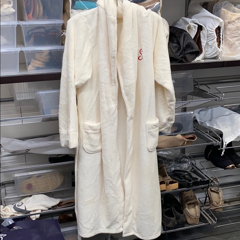 Soft Robe with letter S - Picture 8 of 10